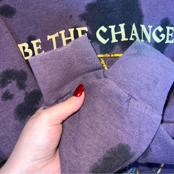 Purple “Be The Change” Graphic Crewneck Sweatshirt - Picture 5 of 6